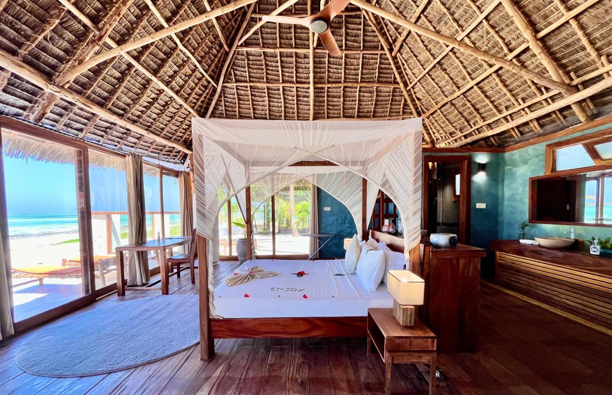Tiki Beach Club & Resort (Adults Only) 브웨주 외부 사진